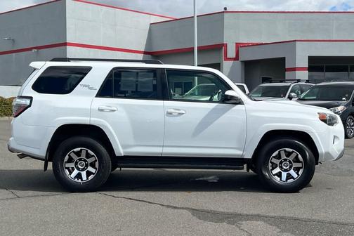 2024 Toyota 4Runner TRD Off Road