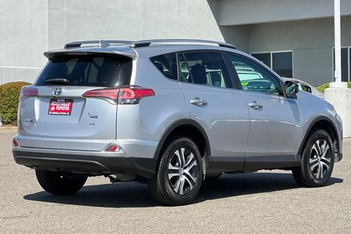 Silver Sky Metallic 2017 Toyota RAV4 LE