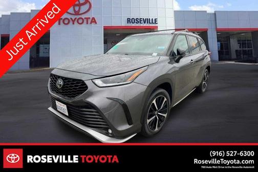 Magnetic Gray Metallic 2021 Toyota Highlander XSE