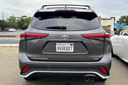 Magnetic Gray Metallic 2021 Toyota Highlander XSE