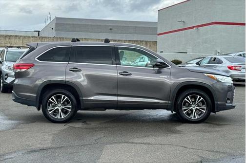 2018 Toyota Highlander Hybrid LE