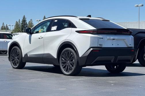 Wind Chill Pearl 2026 Toyota C-HR XSE