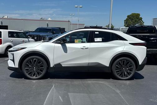 Wind Chill Pearl 2026 Toyota C-HR XSE