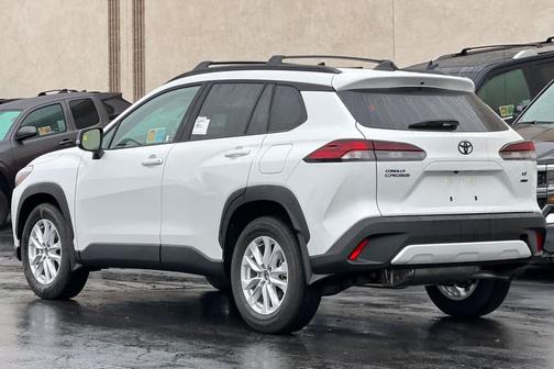 2026 Toyota Corolla Cross LE