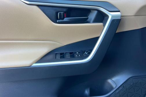 Midnight Black Metallic 2022 Toyota RAV4 Hybrid LE