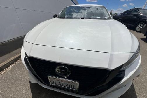 Pearl White Tricoat 2022 Nissan Altima SR FWD