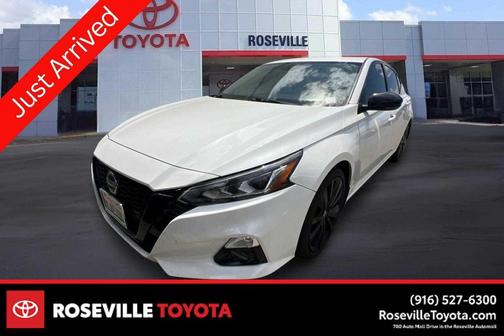 Pearl White Tricoat 2022 Nissan Altima SR FWD