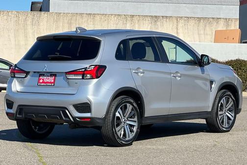 2024 Mitsubishi Outlander Sport SE