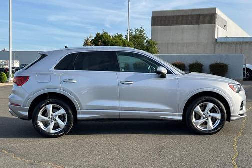 Florett Silver Metallic 2019 Audi Q3 2.0T Premium