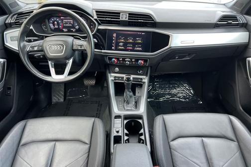 Florett Silver Metallic 2019 Audi Q3 2.0T Premium