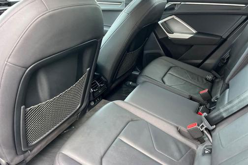 Florett Silver Metallic 2019 Audi Q3 2.0T Premium