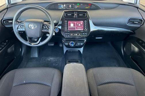 Classic Silver Metallic 2021 Toyota Prius LE