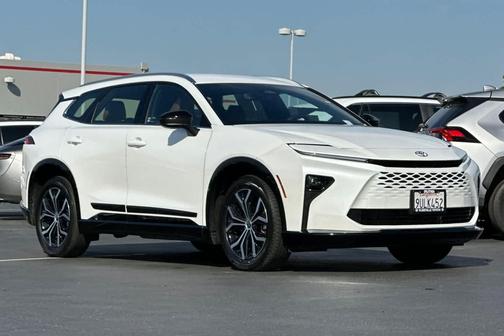 2025 Toyota Crown Signia XLE