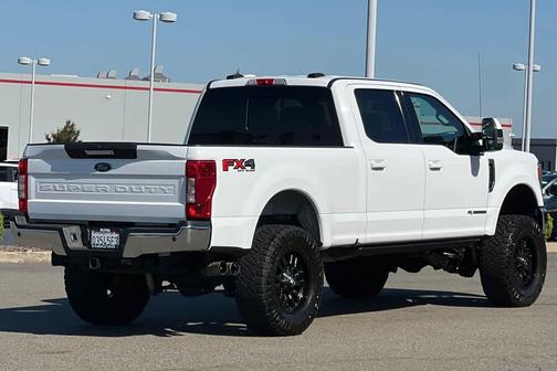 Oxford White 2021 Ford F-250 Lariat