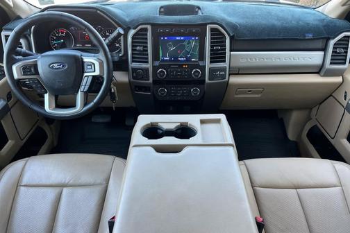 Oxford White 2021 Ford F-250 Lariat