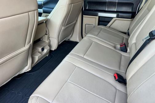 Oxford White 2021 Ford F-250 Lariat