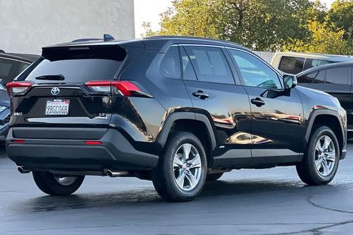 2022 Toyota RAV4 Hybrid LE