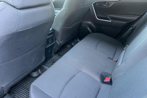 2022 Toyota RAV4 Hybrid LE