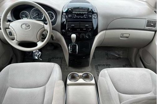 2005 Toyota Sienna LE