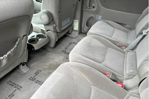 2005 Toyota Sienna LE