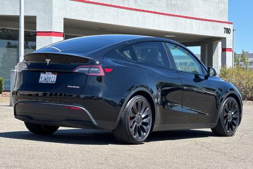 2023 Tesla Model Y Performance Dual Motor All-Wheel Drive