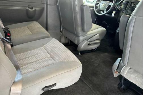 2017 Chevrolet Express 2500 LT