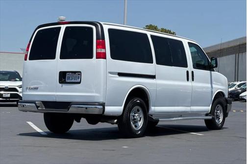 2017 Chevrolet Express 2500 LT