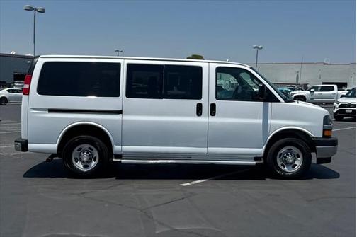 2017 Chevrolet Express 2500 LT