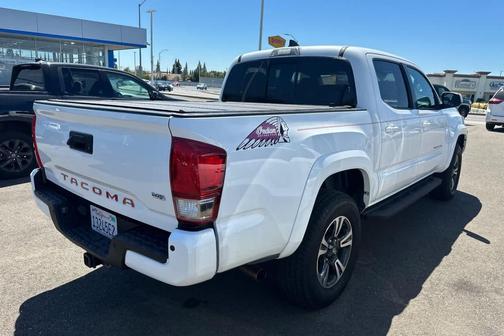 Super White 2017 Toyota Tacoma TRD Sport