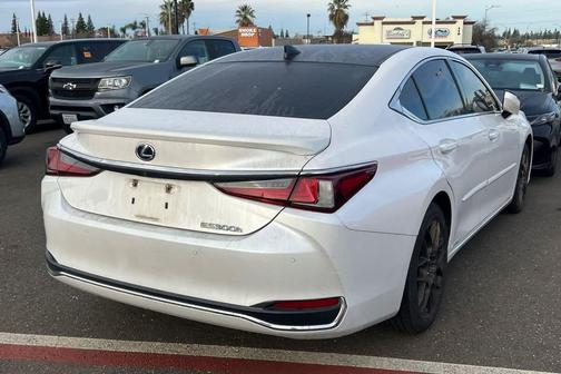 2020 Lexus ES 300h Base