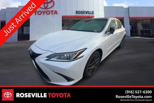 2020 Lexus ES 300h Base