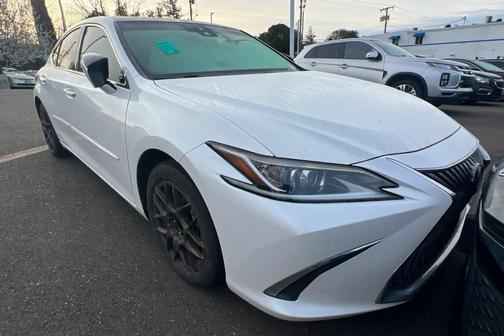 2020 Lexus ES 300h Base