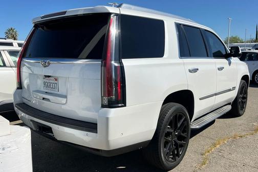 2017 Cadillac Escalade Luxury