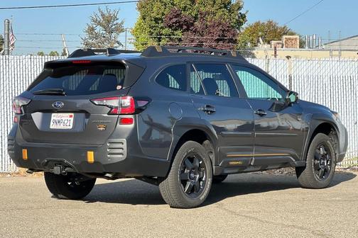 Magnetite Gray Metallic 2024 Subaru Outback Wilderness
