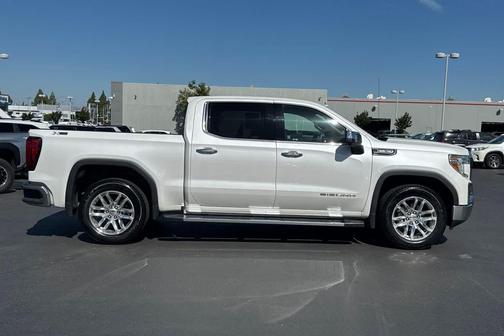 White Frost Tricoat 2021 GMC Sierra 1500 SLT