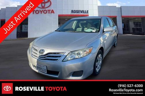 Classic Silver Metallic 2011 Toyota Camry LE