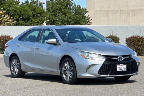 Celestial Silver Metallic 2015 Toyota Camry SE