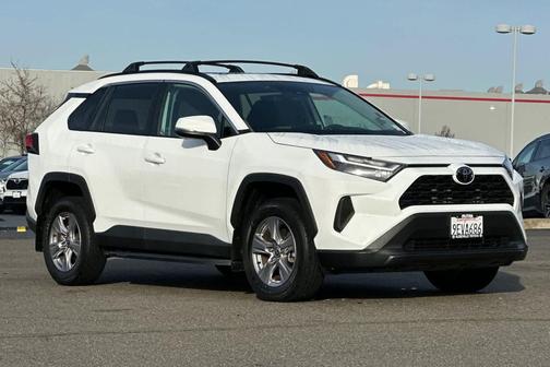 2023 Toyota RAV4 XLE
