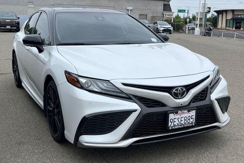 Wind Chill Pearl/Midnight Black Metallic 2023 Toyota Camry XSE