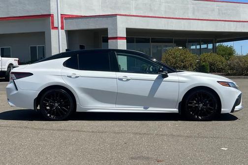 Wind Chill Pearl/Midnight Black Metallic 2023 Toyota Camry XSE