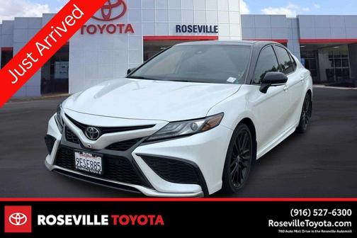 Wind Chill Pearl/Midnight Black Metallic 2023 Toyota Camry XSE