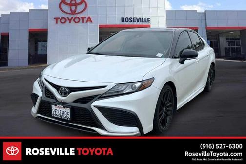 Wind Chill Pearl/Midnight Black Metallic 2023 Toyota Camry XSE