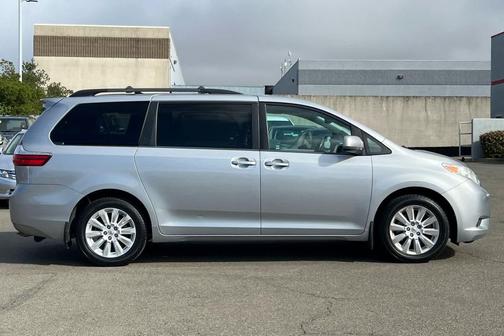 2015 Toyota Sienna LE