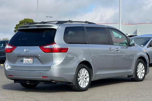 2015 Toyota Sienna LE