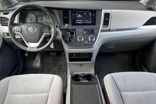 2015 Toyota Sienna LE