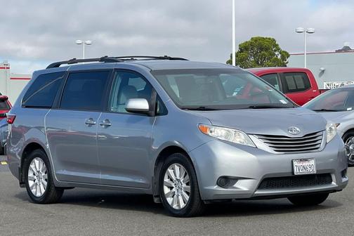 2015 Toyota Sienna LE