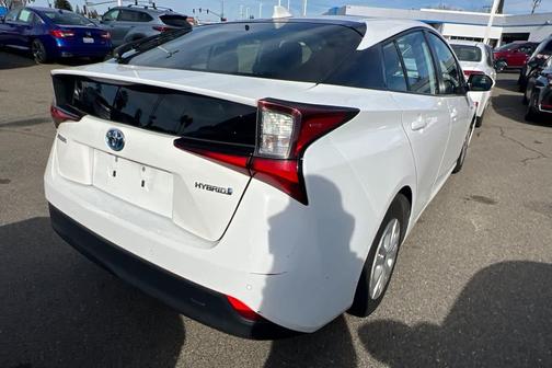 2022 Toyota Prius LE