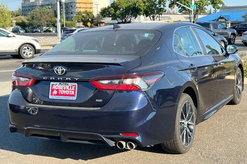 2022 Toyota Camry SE
