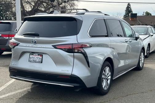 2025 Toyota Sienna Limited