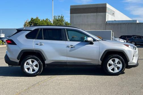 Silver Sky Metallic 2021 Toyota RAV4 XLE